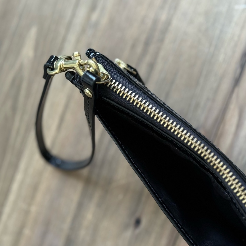 Coach Black Patent Leather Wristlet Wallet - Picture 5 of 6